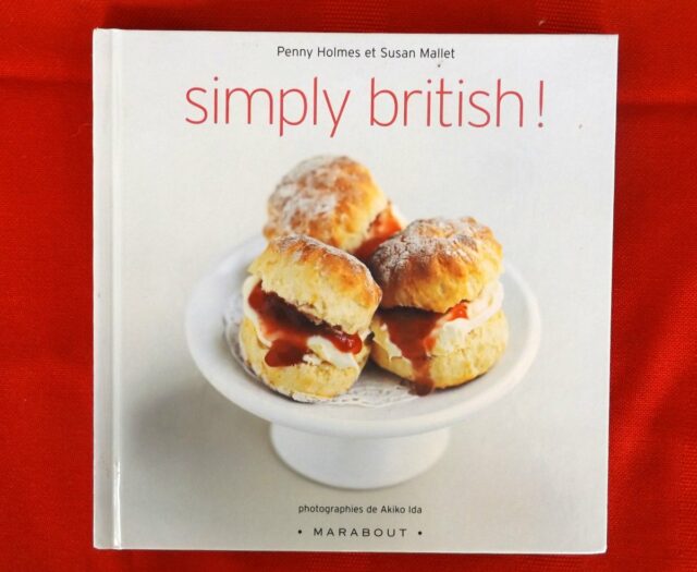 HOLMES, Penny  -  MALLET, Susan. : "Simply british!"