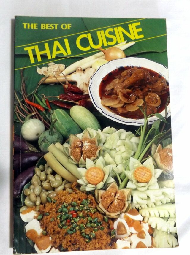 KONGPAN, Sisamon. : "The best of thaï cuisine."
