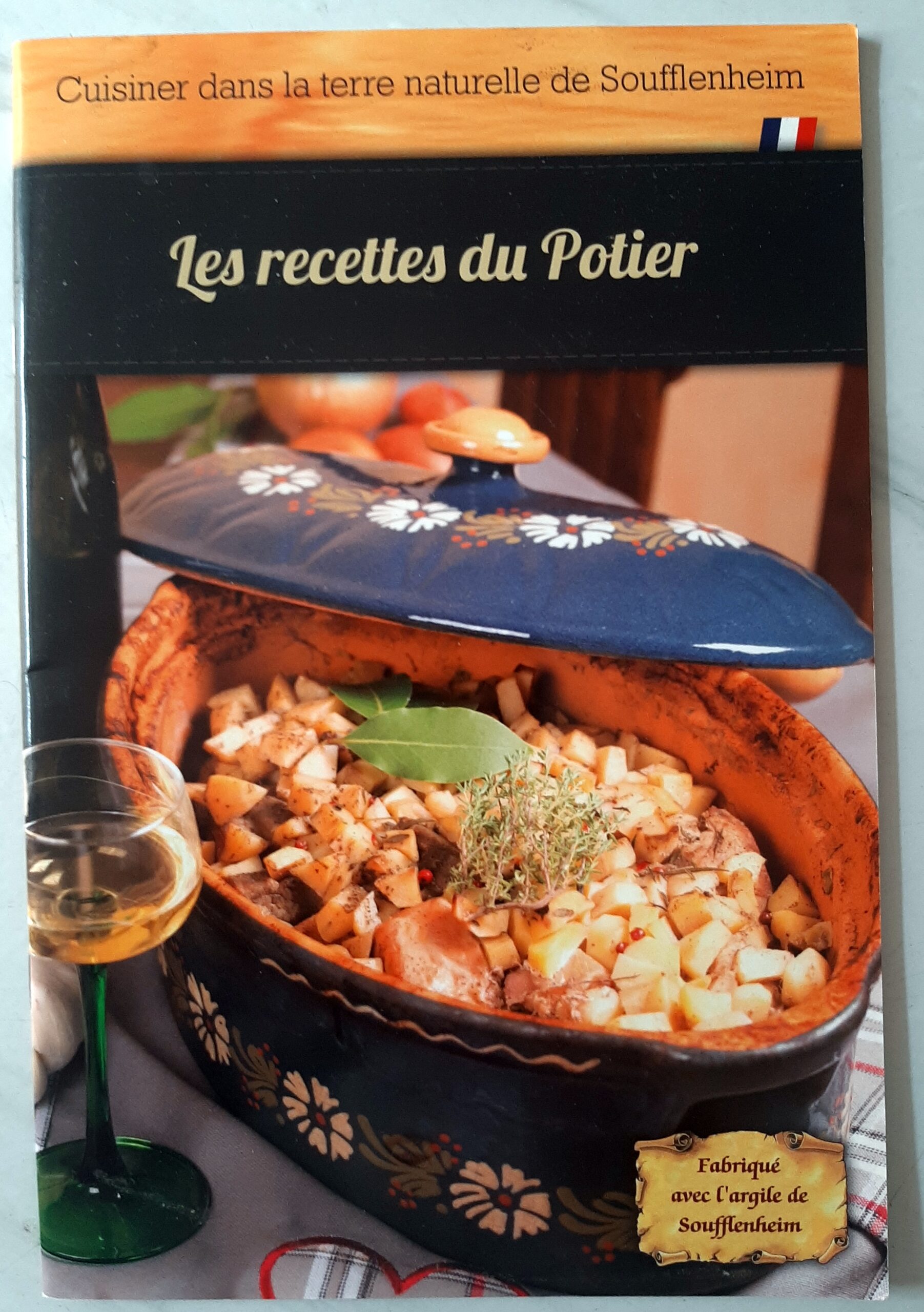 COLLECTIF – “Les recettes du potier. Cuisiner dans la terre naturelle de Soufflenhaim.”