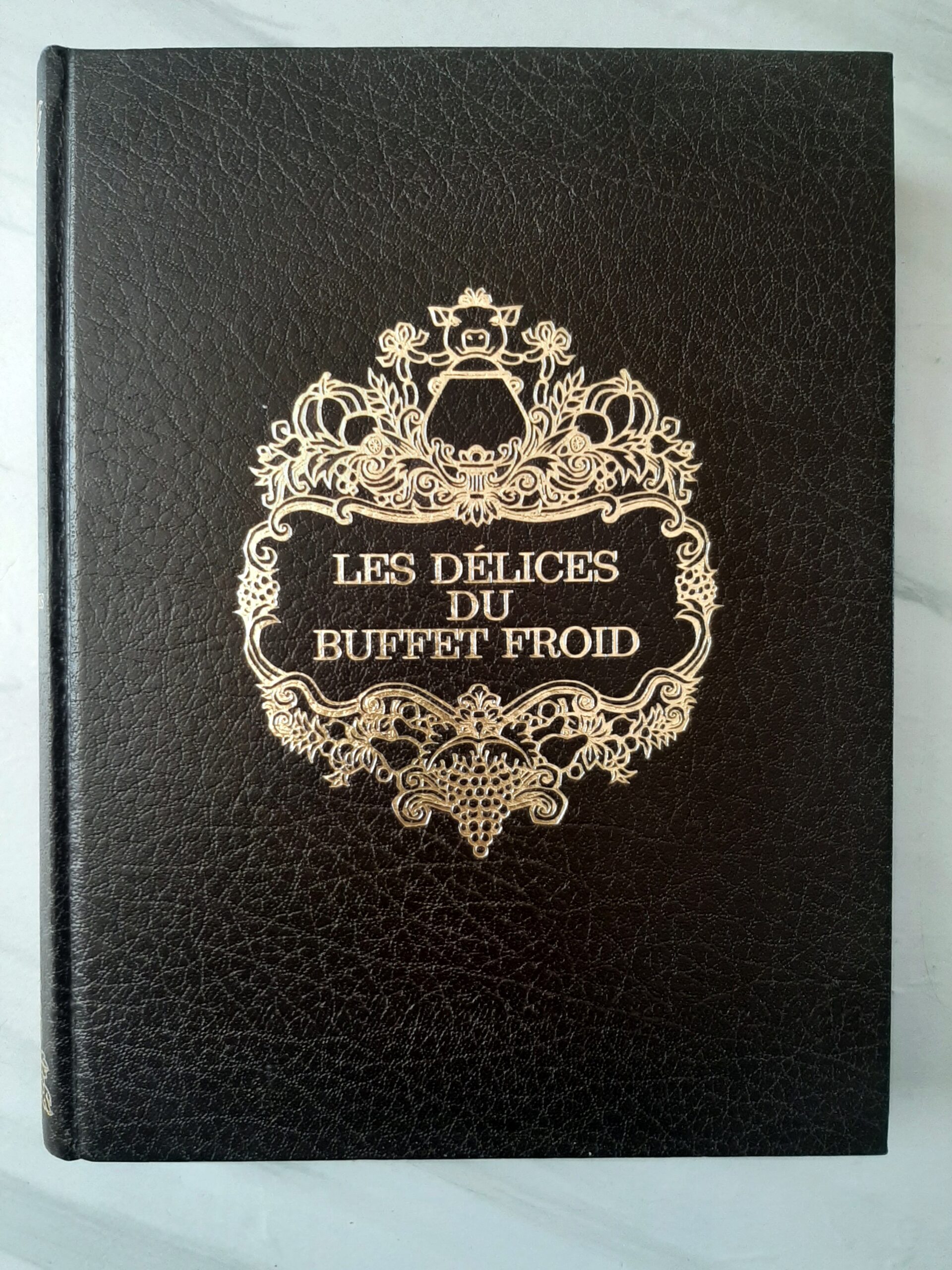 KRÜGER, Arne – “Les délices du buffet froid.”